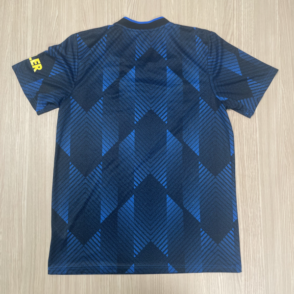 Manchester United Third Kit (L) - Image 2
